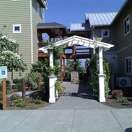 Homestead Resort Lynden Bagian luar foto